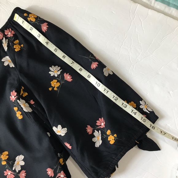 NWT Abercrombie Kids Black Pull-over Blouse Knot Tie Floral Design Size … - Picture 8 of 12